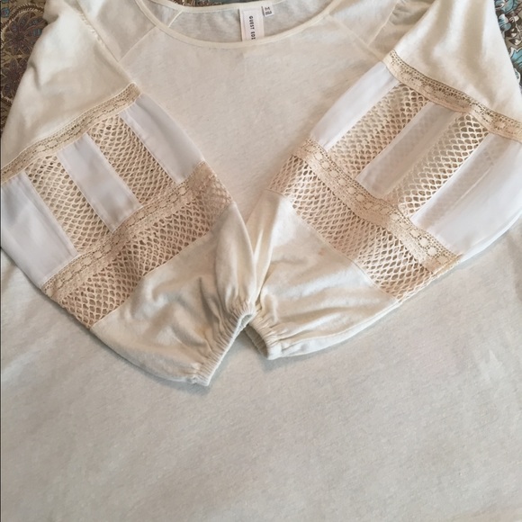 guest editor Tops - Guest Editor knit top size medium/detailed sleeve